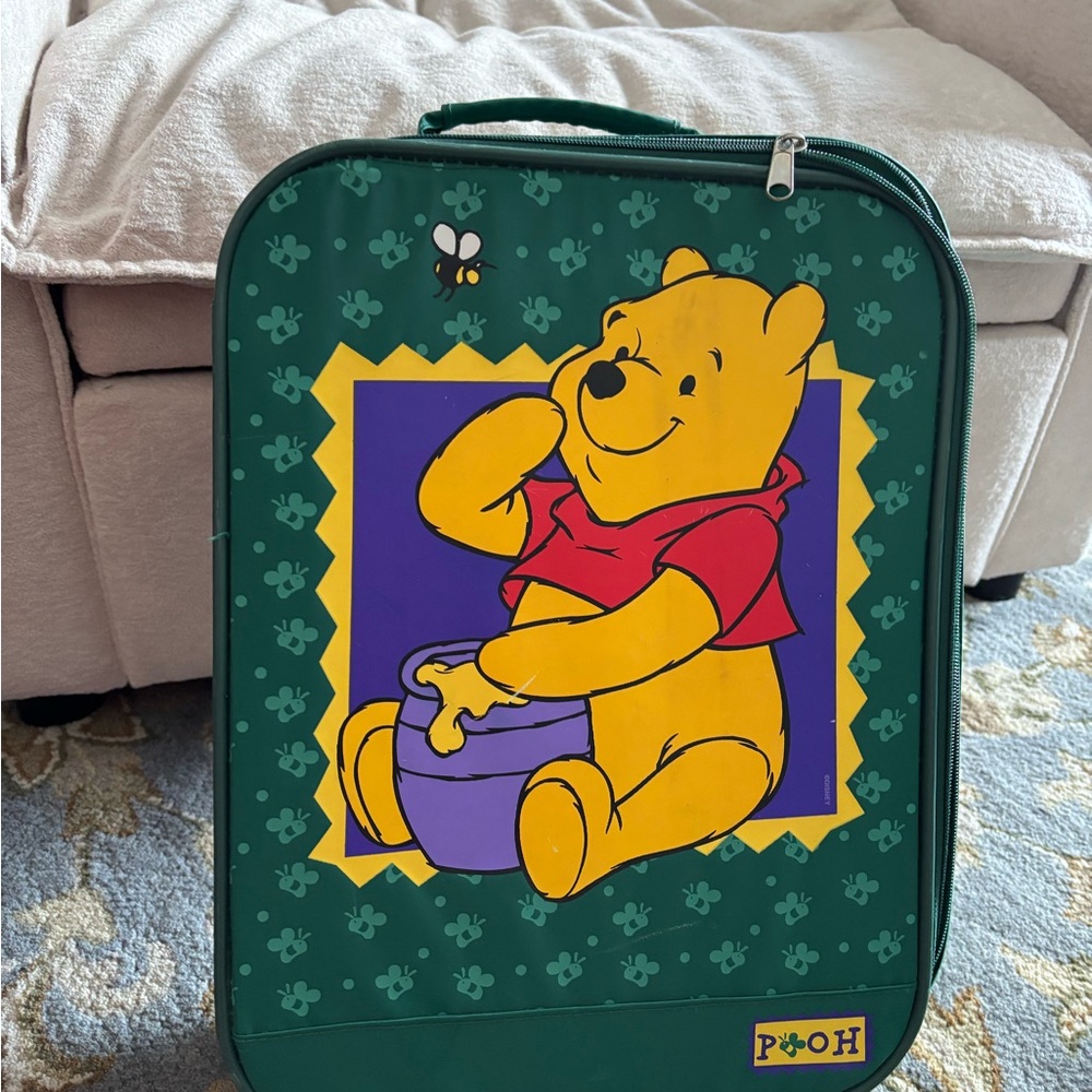 Vintage 90s Disney Winnie the Pooh rolling Suitcase 15”